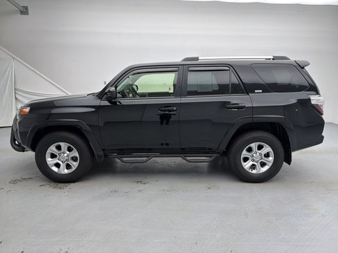 Used 2023 Toyota 4Runner SR5 image 7