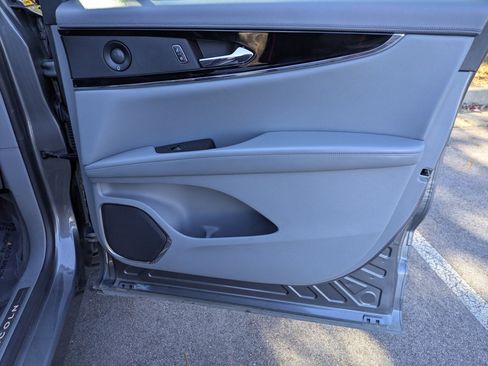 Used 2021 Lincoln Nautilus Reserve image 37