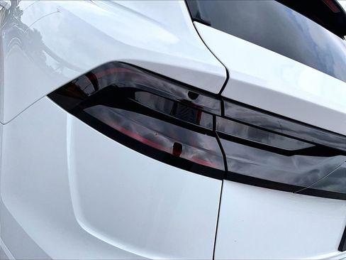 Used 2019 Audi Q8 Prestige w/ Luxury Package image 21