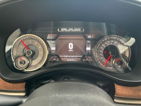 Used 2022 RAM 1500 Limited w/ Body-Colour Bumper Group image 14