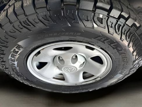 Used 2006 Toyota Tacoma PreRunner RWD image 16