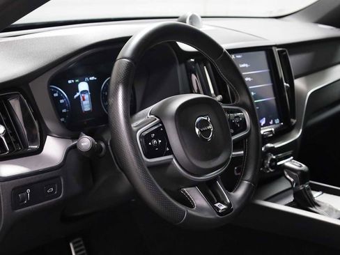 Used 2018 Volvo XC60 T6 R-Design w/ Convenience Package image 4