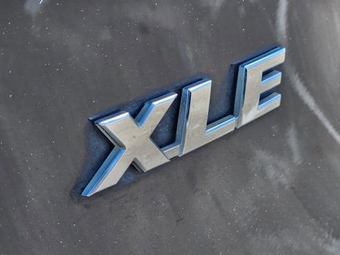 Used 2021 Toyota RAV4 XLE Premium FWD image 7