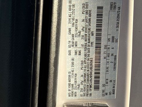 Used 2019 Ford Escape Titanium AWD/4WD image 28