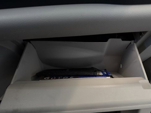Used 2023 Chrysler Pacifica Touring-L FWD image 47