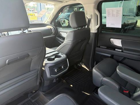 Used 2025 Ford Expedition Active AWD/4WD image 27