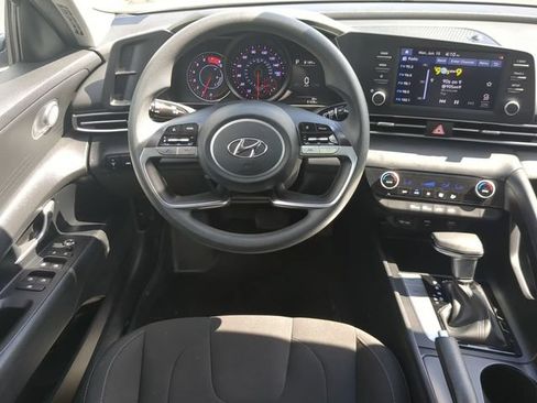 Used 2022 Hyundai Elantra SEL w/ Cargo Package FWD image 14