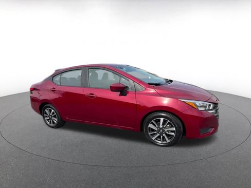 Used 2025 Nissan Versa SV image 2
