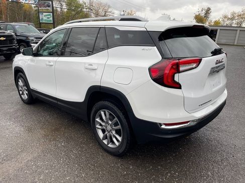 Used 2022 GMC Terrain SLT w/ Infotainment Package II image 5