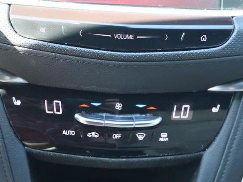 Used 2019 Cadillac XT5 Luxury FWD image 16