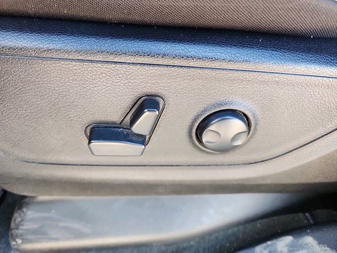 Used 2023 RAM 1500 Big Horn image 12