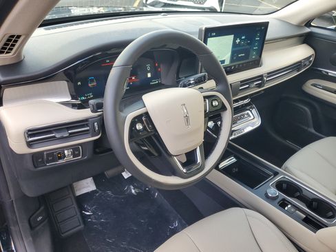 New 2026 Lincoln Corsair Premiere image 13