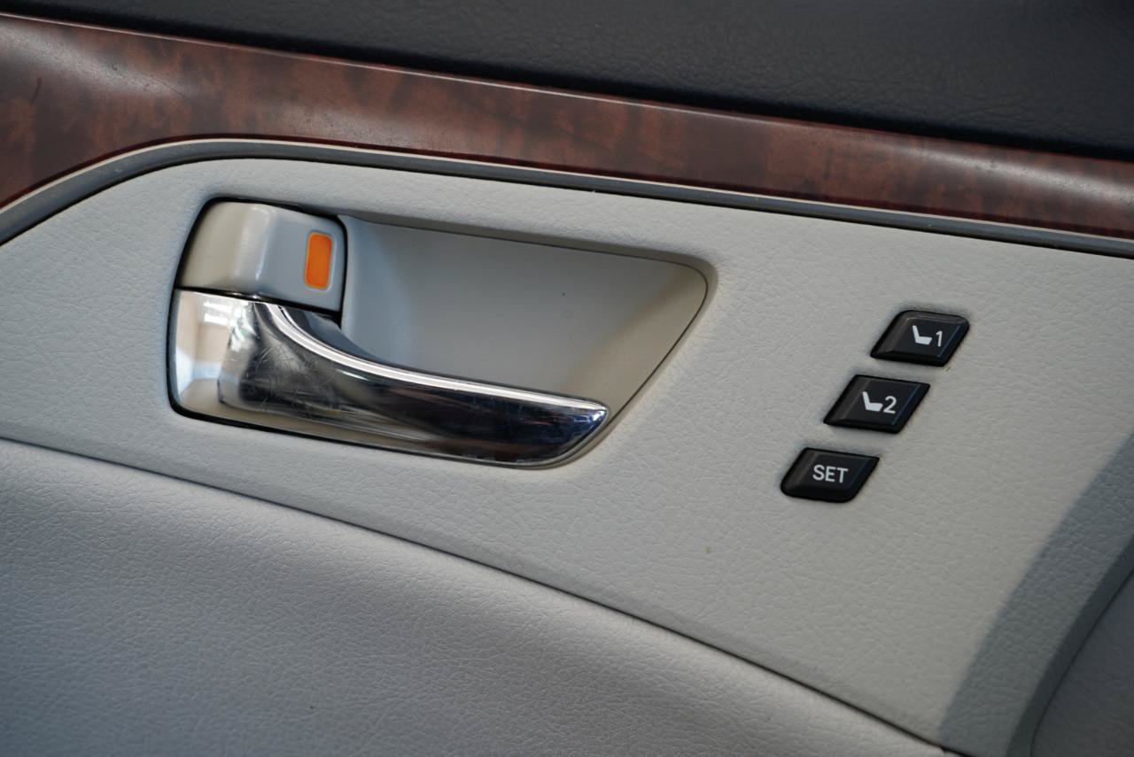 Used 2012 Toyota Avalon Limited FWD image 26
