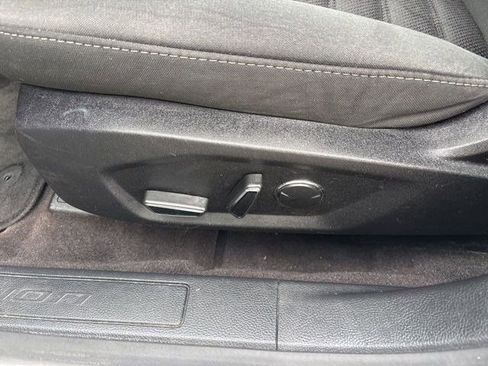 Used 2019 Ford Fusion SE image 12