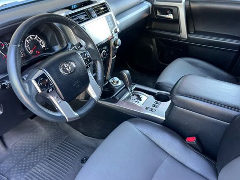 Used 2022 Toyota 4Runner SR5 Premium w/ Moonroof Package AWD/4WD image 11