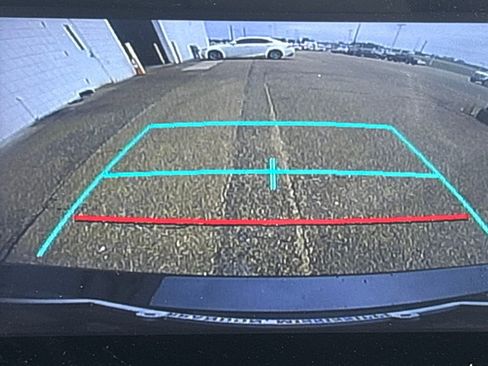 Used 2021 Toyota Camry SE image 11