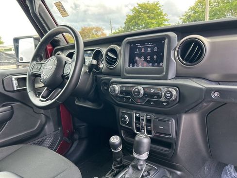 Used 2021 Jeep Wrangler Unlimited Sport image 24
