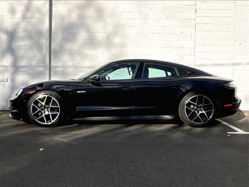 Used 2025 Porsche Taycan image 2