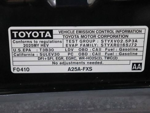 Used 2025 Toyota Camry SE w/ Convenience Package FWD image 28
