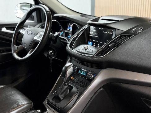 Used 2016 Ford Escape SE w/ SE Leather Comfort Package AWD/4WD image 19