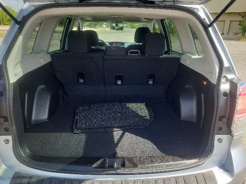 Used 2018 Subaru Forester 2.5i Premium w/ All-Weather Package AWD/4WD image 7