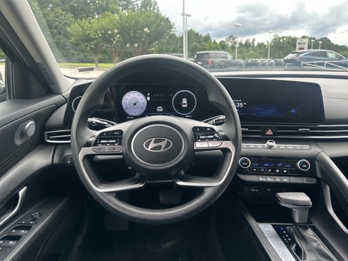 Used 2024 Hyundai Elantra SEL FWD image 23