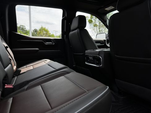 Used 2026 GMC Sierra 1500 Denali w/ Technology Package AWD/4WD image 32