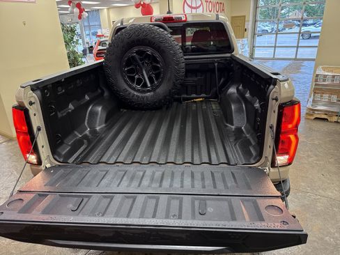 Used 2024 Chevrolet Colorado ZR2 w/ ZR2 Bison Edition AWD/4WD image 14