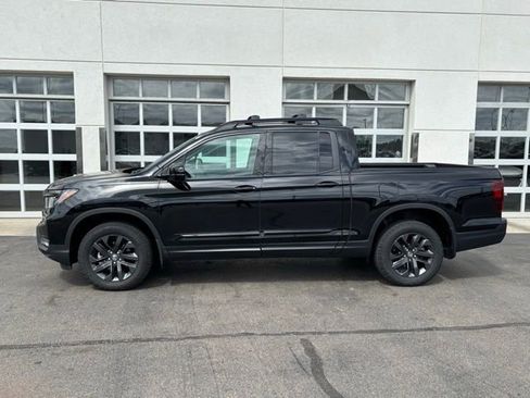 Used 2025 Honda Ridgeline Sport image 3