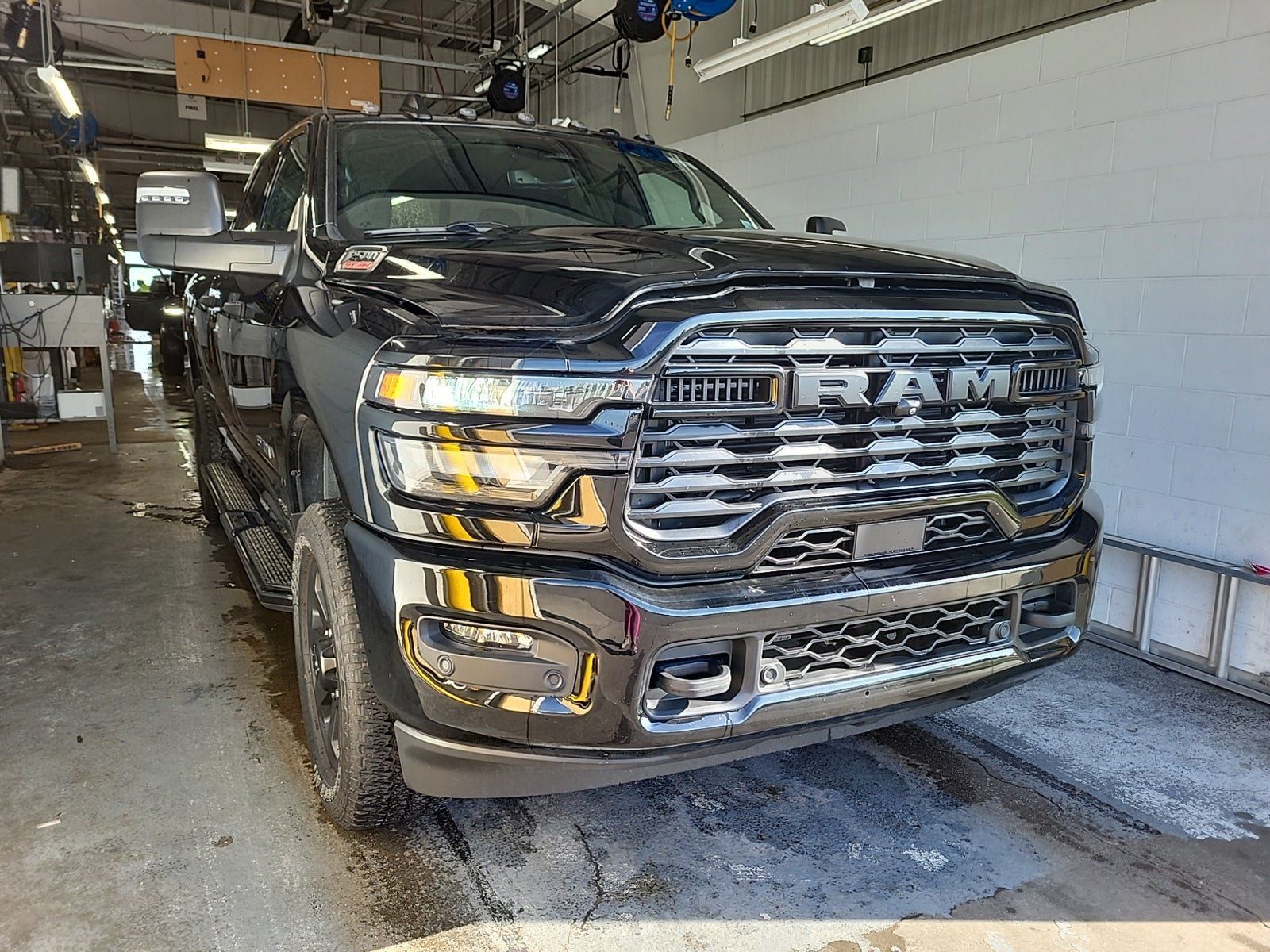 Used 2026 RAM 2500 Big Horn AWD/4WD image 2