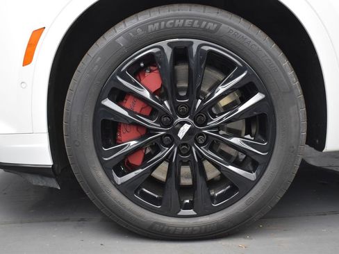 Used 2022 Cadillac XT6 Sport w/ Platinum Package image 8