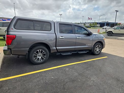 Used 2021 Nissan Titan SV w/ SV Convenience Package image 8