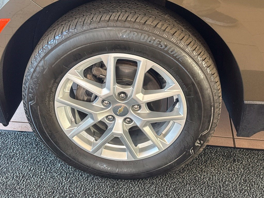 Used 2024 Chevrolet Equinox LT w/ LPO, Floor Liner Package AWD/4WD image 9