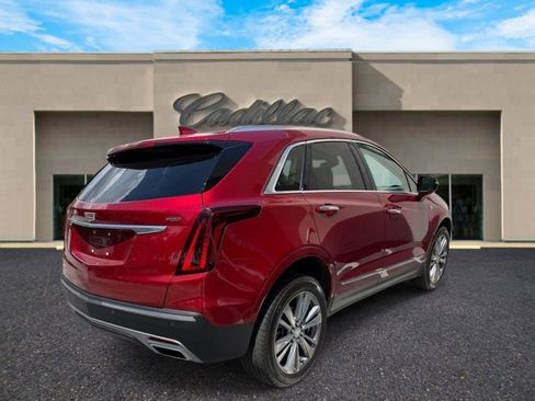 Used 2024 Cadillac XT5 Premium Luxury AWD/4WD image 3