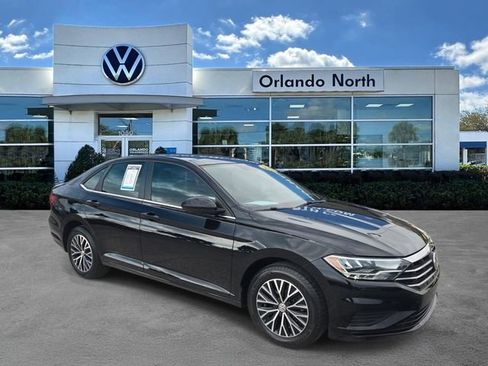 Used 2019 Volkswagen Jetta SE w/ Cold Weather Package FWD image 1