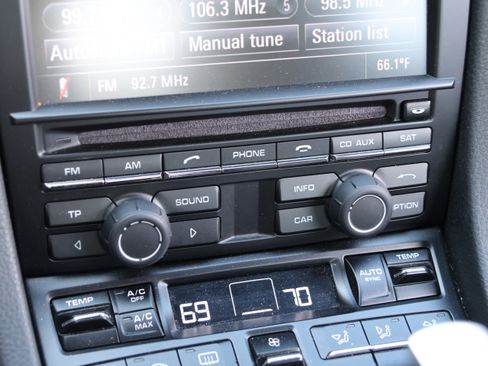 Used 2016 Porsche Cayman image 23