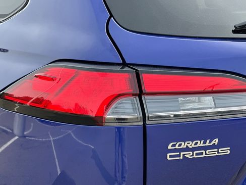 Used 2025 Toyota Corolla Cross XLE image 48