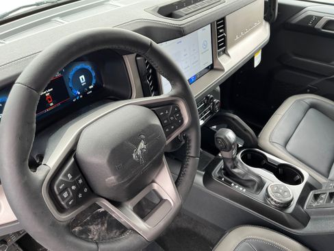 New 2026 Ford Bronco Outer Banks w/ Sasquatch Package image 8