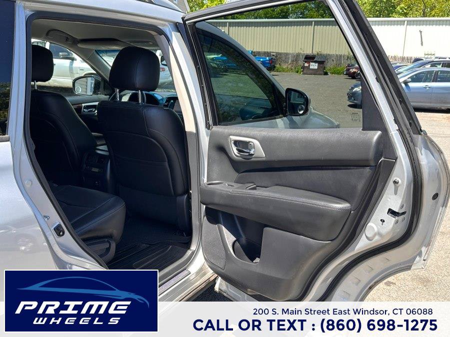 Used 2014 Nissan Pathfinder Platinum w/ Cargo Package AWD/4WD image 14