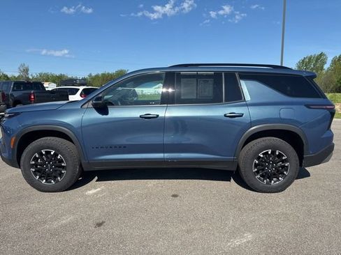 Used 2024 Chevrolet Traverse Z71 w/ Enhanced Driving Package AWD/4WD image 2