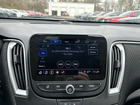 Used 2024 Chevrolet Malibu LT image 11