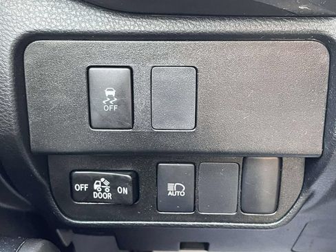 Used 2022 Toyota Tacoma SR5 w/ Technology Package RWD image 17