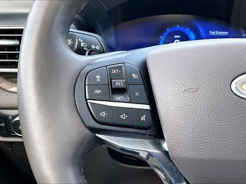 Used 2020 Ford Explorer Platinum w/ Premium Technology Package image 12
