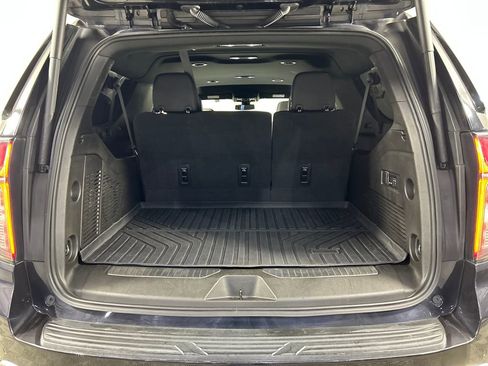 Used 2022 Chevrolet Suburban Premier image 22