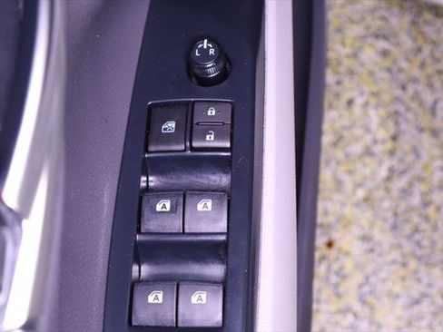 Used 2018 Toyota Camry LE FWD image 32
