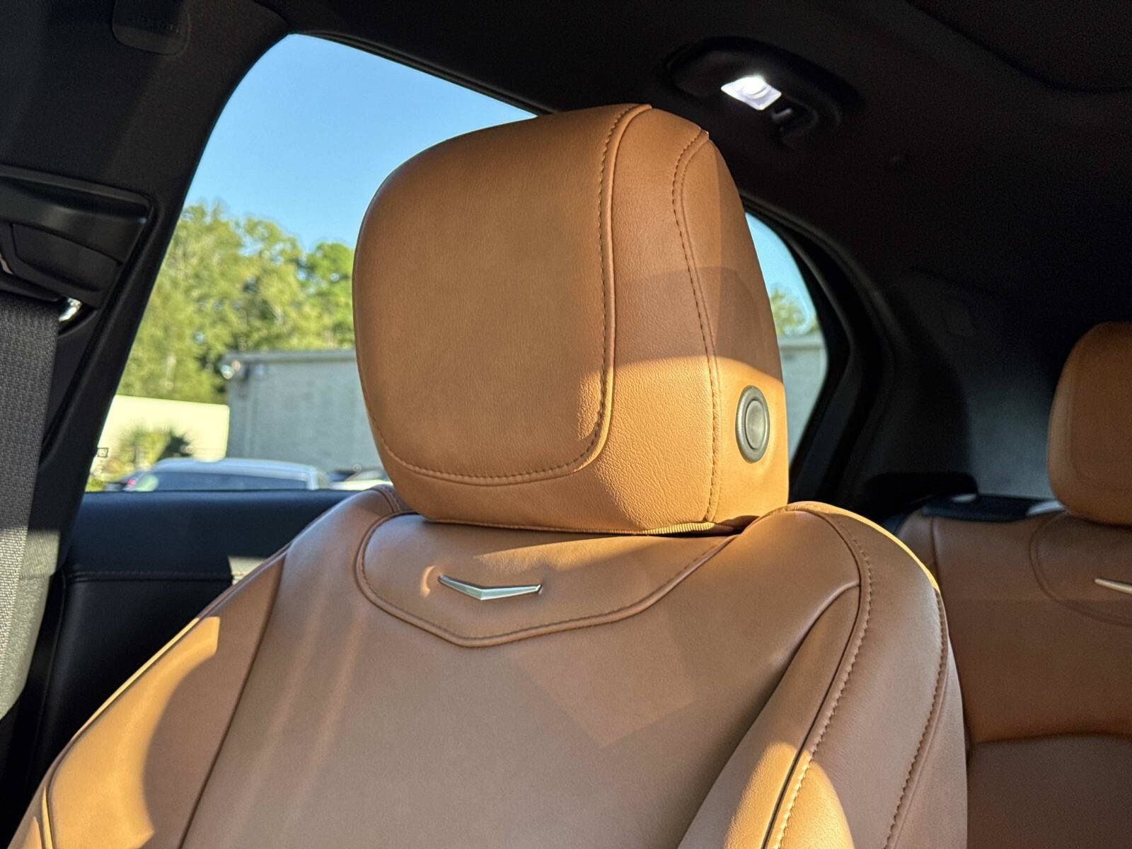 Used 2023 Cadillac XT4 Premium Luxury FWD image 24