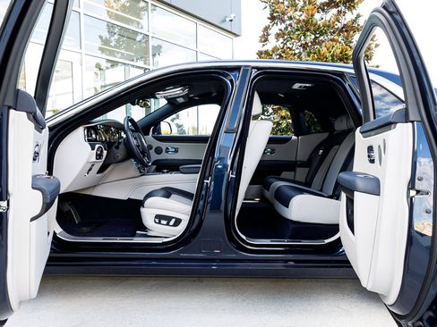Certified 2023 Rolls-Royce Ghost image 18