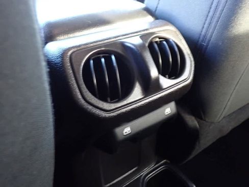 Used 2018 Jeep Wrangler Unlimited Sport S image 23