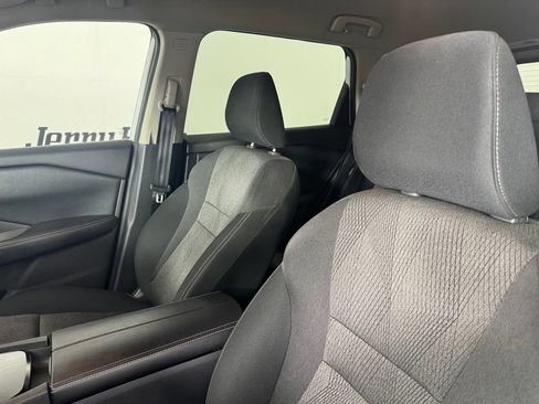 Used 2024 Nissan Rogue SV FWD image 12