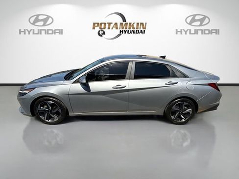 Used 2023 Hyundai Elantra SEL w/ Convenience Package image 8